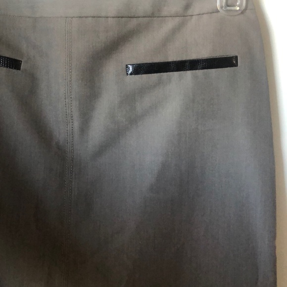 Grey Skirt w Faux Leather Lining - Picture 8 of 8